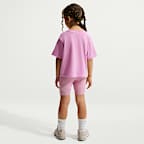 Conjunto de dos piezas de shorts de ciclismo para niños talla pequeña Nike Lace It Up