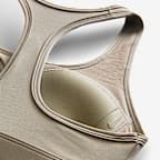 สปอร์ตบราผู้หญิงเสริมฟองน้ำ Nike Swoosh Medium Support