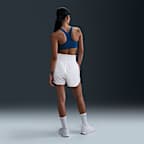 สปอร์ตบราผู้หญิงซัพพอร์ตระดับกลาง Nike Swoosh