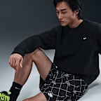 กางเกงขาสั้น Flow ผู้ชายแบบทอ Nike Sportswear Club