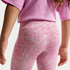 Conjunto de dos piezas de shorts de ciclismo para niños talla pequeña Nike Lace It Up