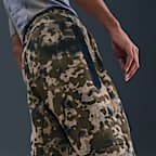 Nike Tech fleecebroek met camouflageprint met open zoom voor heren