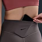 Shorts de ciclismo de tiro alto de 13 cm sin costura frontal para mujer Nike Universa