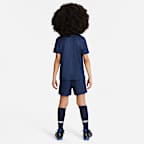 Tredelat fotbollsställ Paris Saint-Germain 2024/25 Stadium (hemmaställ) Nike Replica för barn