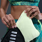 Chamarra de correr Repel plegable para mujer Nike Swift