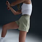 Nike Sportswear Chill Terry Shorts mit mittelhohem Bund (Damen, ca. 10 cm)