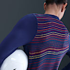 Maglia da calcio a girocollo pre-partita Nike Dri-FIT FC Barcelona Strike da donna – Home