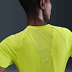 Playera de correr de manga corta Dri-FIT para mujer Nike Swift