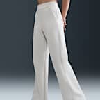 Pants Dri-FIT de tiro alto de pierna holgada y acampanada para mujer Nike 24.7 ImpossiblySoft