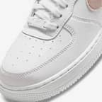 รองเท้าผู้หญิง Nike Air Force 1 '07