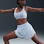 Shorts Dri-FIT holgados de 8 cm con forro de ropa interior para mujer Nike One