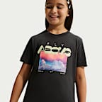Nike Sportswear Older Kids' T-Shirt