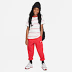 Nike Sportswear Older Kids' T-Shirt