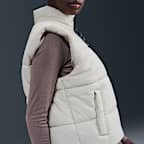 Γυναικείο αμάνικο μπουφάν Therma-FIT σε φαρδιά γραμμή Nike Sportswear Classic Puffer