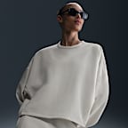 Nike 24.7 ImpossiblySoft Oversize-Rundhalsshirt mit Dri-FIT-Technologie (Damen)