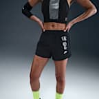 Shorts de correr Dri-FIT de tiro medio con forro de ropa interior para mujer Nike Tempo