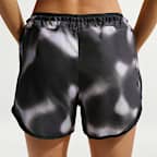 Shorts de correr Dri-FIT 2 en 1 para mujer Nike Tempo Luxe