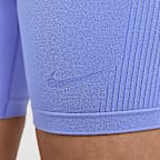 Nike Pro シームレス ウィメンズ Dri-FIT ハイウエスト 13cm バイカーショートパンツ