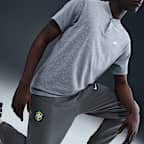 ブラジル 2004 トータル 90 リイシュー メンズ ナイキ サッカー レプリカ トラックパンツ