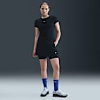 Dámský zkrácený top Nike Sportswear ve štíhlém střihu