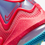 Scarpa da basket LeBron 19