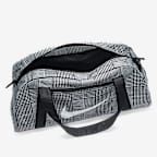 กระเป๋าดัฟเฟิลลายเพลด Nike Gym Club (24 ล.)