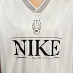 ナイキ スポーツウェア ウィメンズ Vネック ジャージー トップ