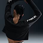 เสื้อยืดเอวลอยแขนยาว Dri-FIT ผู้หญิง Nike Pro