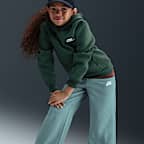 Pants de pierna ancha para niña talla grande Nike Sportswear Club Fleece