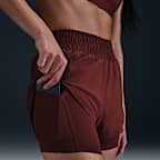 Shorts Dri-FIT 2 en 1 de tiro medio de 8 cm para mujer Nike One