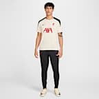 เสื้อฟุตบอลแขนสั้นแบบถักผู้ชาย Nike Dri-FIT Liverpool FC Strike Special Edition