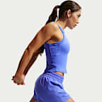 Nike One Dri-FIT dameshorts med mellomhøyt liv og innershorts (8 cm)