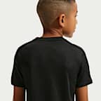 Playera de entrenamiento de manga corta Dri-FIT para niño talla grande Nike Trophy23