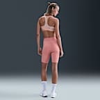 Shorts de ciclismo de tiro alto de 20 cm con bolsillos para mujer Nike One