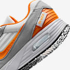 Nike College Air Max Verse (Tennessee) Men's Shoes