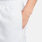 กางเกงขาสั้น Flow ผู้ชายแบบทอ Nike Club