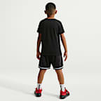 Nike Sportswear Older Kids' T-Shirt