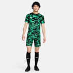 Nike Academy Pro Men's Dri-FIT Football Short-Sleeve Graphic Top
