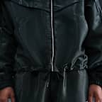 Chamarra brillante para mujer Nike Sportswear Windrunner