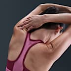 ナイキ スウッシュ フロント ジップ ウィメンズ ミディアムサポート パッディド スポーツブラ