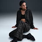 Nike Sportswear Collection Jacquard-Trainingshose mit mittelhohem Bund (Damen)