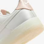 ナイキ エア フォース 1 '07 LV8 ウィメンズシューズ