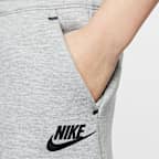 Conjunto de playera y shorts Tech Fleece para infantil Nike