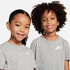 Conjunto de dos piezas con shorts de tejido Knit para niños talla pequeña Nike