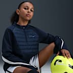Chelsea F.C. Academy Winter Warrior Older Kids' Nike Therma-FIT Football Drill Top