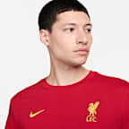 Liverpool FC Essential 男款 Nike 足球 T 恤