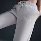 Pants de entrenamiento de tiro medio para mujer Nike Sportswear Phoenix Fleece