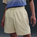 กางเกงขาสั้น Flow ผู้ชายแบบทอ Nike Club