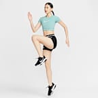 Nike Pro 女款 Dri-FIT 短袖短版圖樣上衣