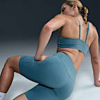 Shorts de ciclismo de tiro alto de 20 cm con bolsillos para mujer Nike One